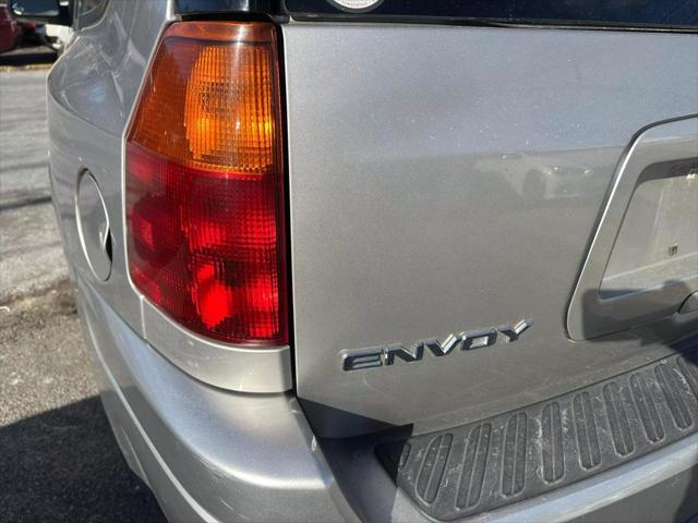 used 2006 GMC Envoy car, priced at $2,900