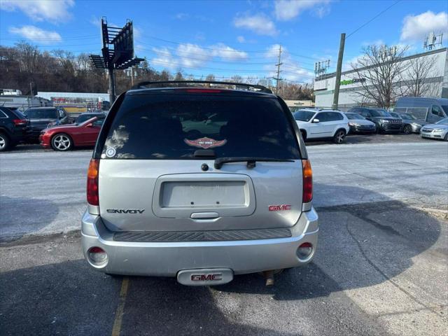 used 2006 GMC Envoy car, priced at $2,900