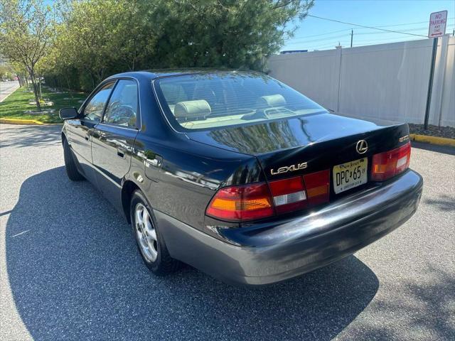 used 1998 Lexus ES 300 car, priced at $2,995