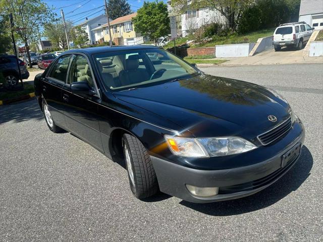 used 1998 Lexus ES 300 car, priced at $2,995