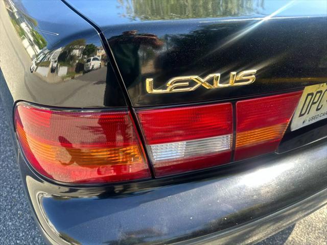 used 1998 Lexus ES 300 car, priced at $2,995