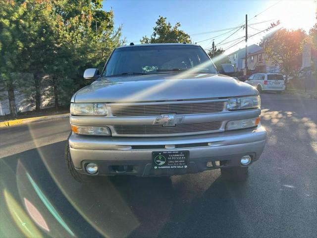 used 2004 Chevrolet Suburban car, priced at $5,900