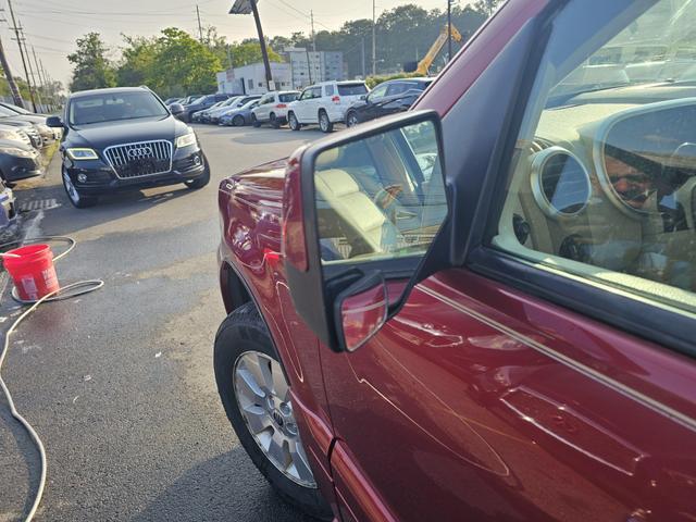 used 2006 Mercury Mountaineer car, priced at $3,900