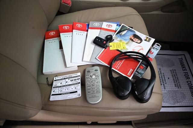used 2013 Toyota Highlander car, priced at $9,995