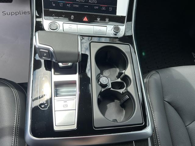 new 2025 Audi Q7 car, priced at $74,810