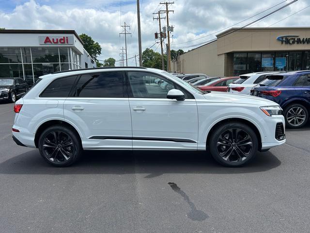 new 2025 Audi Q7 car, priced at $74,810
