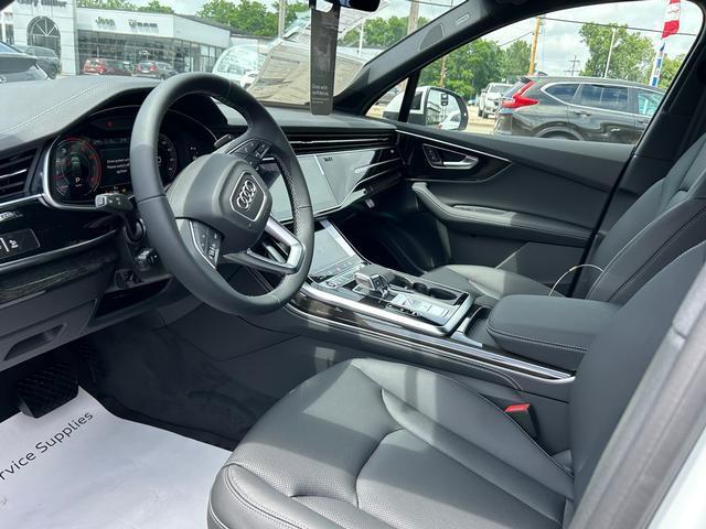 new 2025 Audi Q7 car, priced at $74,810