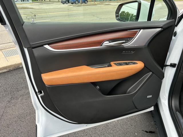 new 2025 Cadillac XT5 car, priced at $58,015