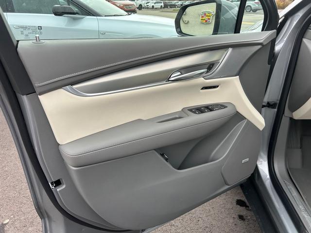 new 2026 Cadillac XT5 car, priced at $60,895