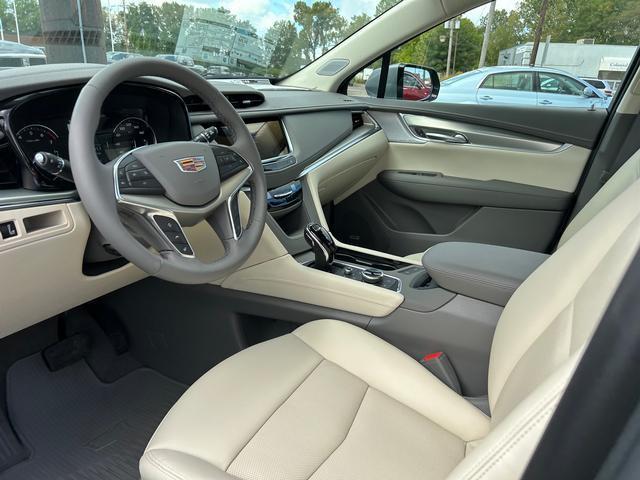 new 2025 Cadillac XT5 car, priced at $54,465