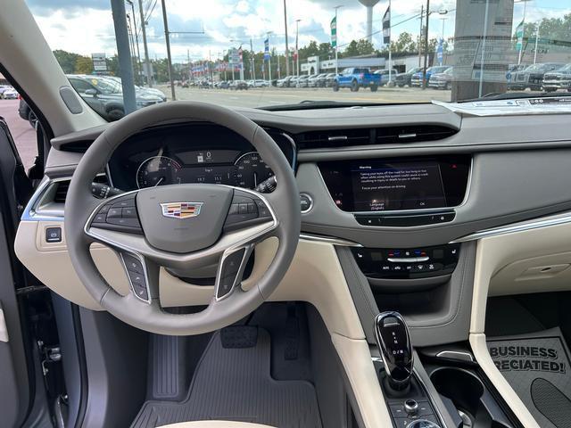 new 2025 Cadillac XT5 car, priced at $54,465