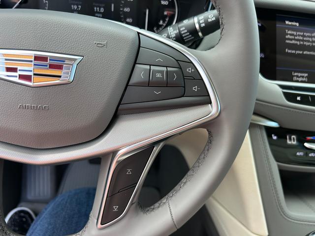 new 2025 Cadillac XT5 car, priced at $54,465