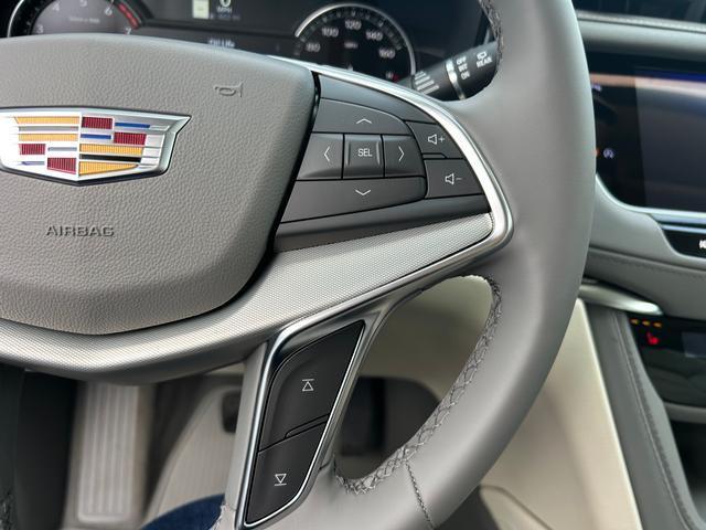 new 2025 Cadillac XT5 car, priced at $55,090