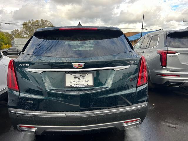 new 2025 Cadillac XT5 car, priced at $55,090