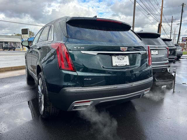 new 2025 Cadillac XT5 car, priced at $55,090