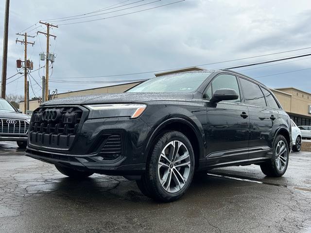 new 2025 Audi Q7 car, priced at $71,435