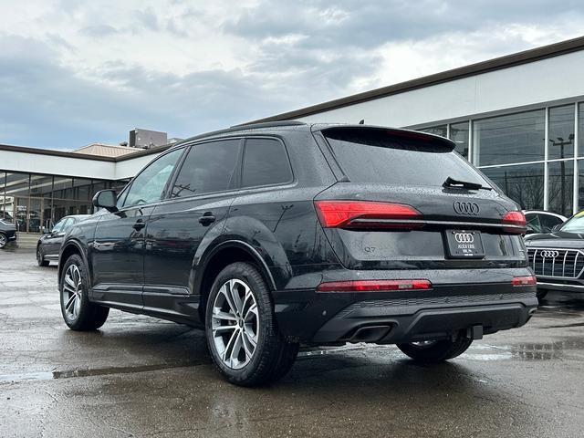 new 2025 Audi Q7 car, priced at $71,435