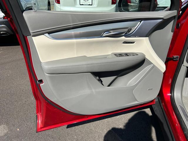 new 2025 Cadillac XT5 car, priced at $55,690