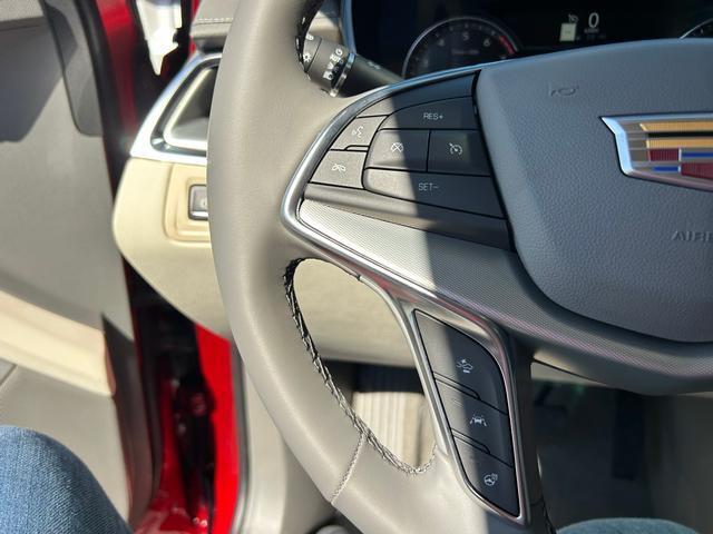 new 2025 Cadillac XT5 car, priced at $55,690