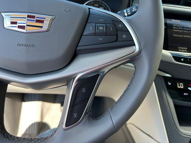 new 2025 Cadillac XT5 car, priced at $55,690