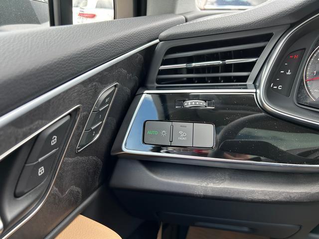 new 2025 Audi Q7 car, priced at $71,635
