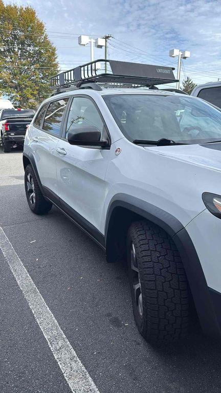 used 2015 Jeep Cherokee car, priced at $11,500