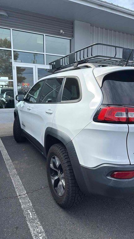 used 2015 Jeep Cherokee car, priced at $11,500