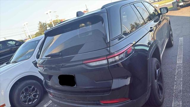 used 2022 Jeep Grand Cherokee car, priced at $33,000