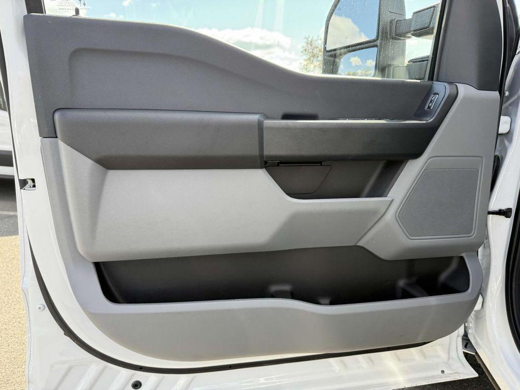 new 2025 Ford F-250 car, priced at $63,585