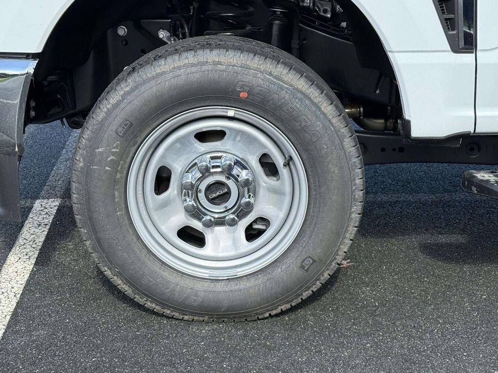 new 2025 Ford F-350 car, priced at $67,643