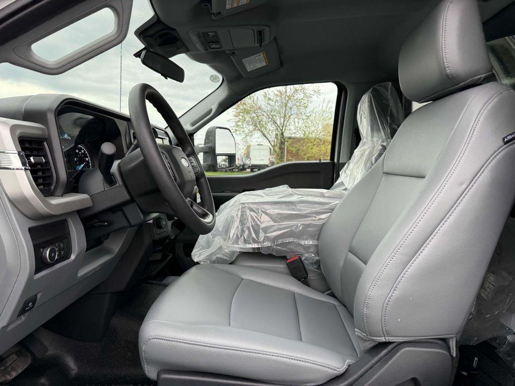 new 2025 Ford F-450 car, priced at $89,728