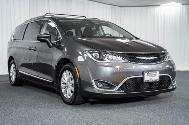 used 2018 Chrysler Pacifica car, priced at $15,500