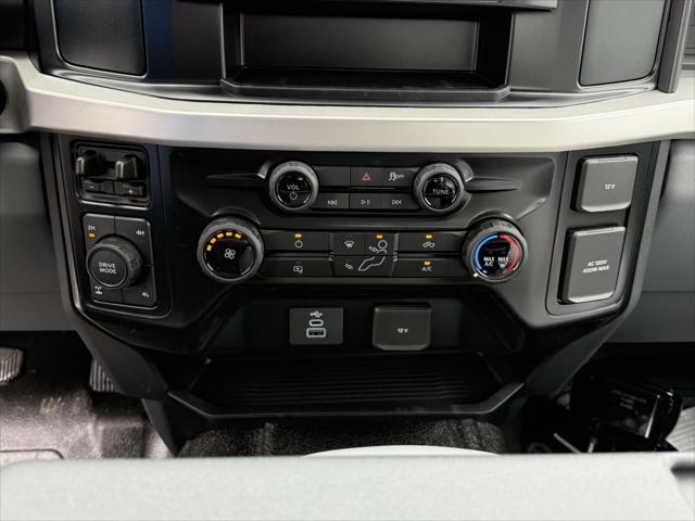 new 2025 Ford F-250 car, priced at $70,147