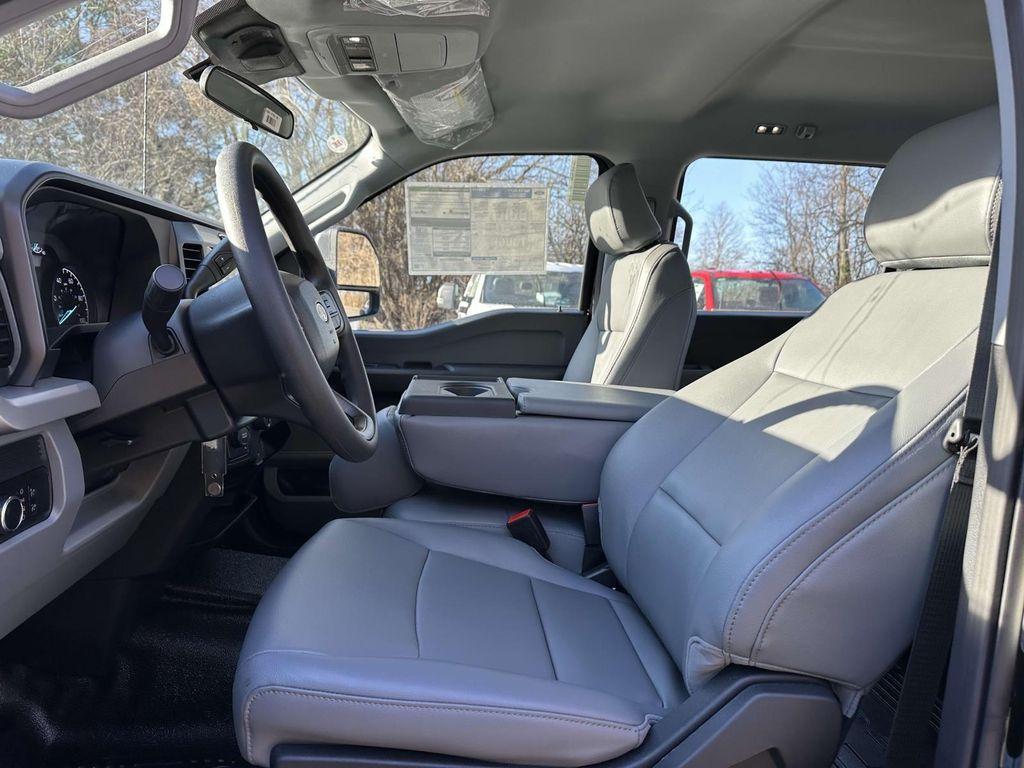 new 2025 Ford F-250 car, priced at $63,090