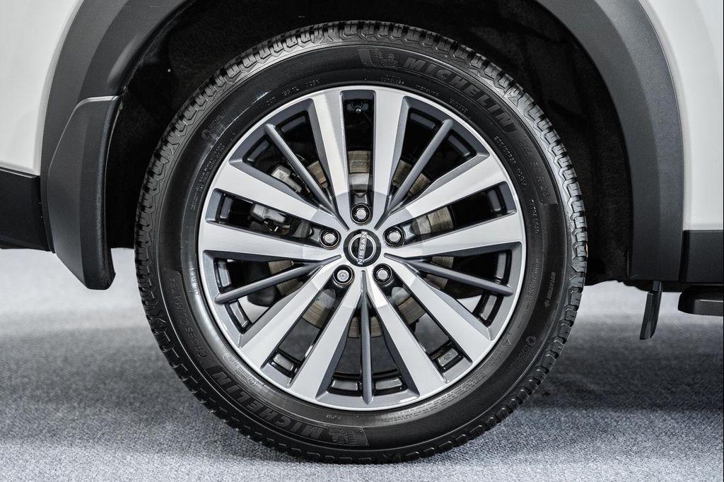 used 2022 Nissan Pathfinder car, priced at $32,000