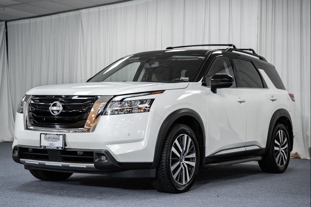 used 2022 Nissan Pathfinder car, priced at $32,000