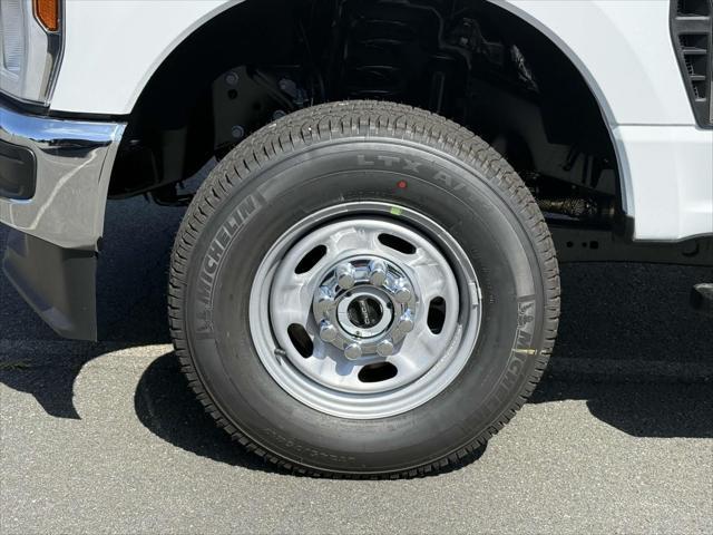 new 2025 Ford F-250 car, priced at $53,726