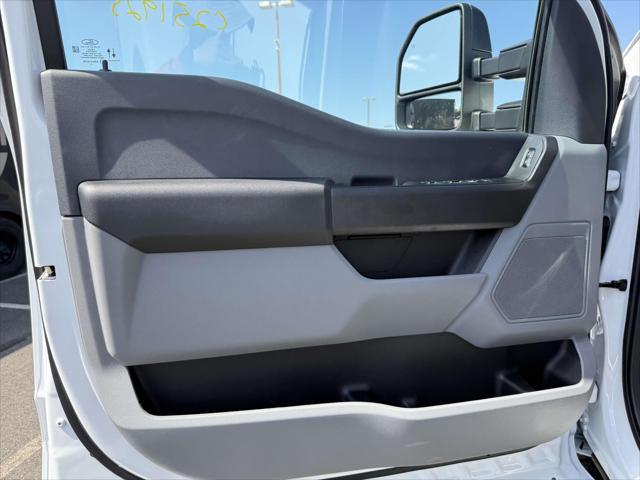 new 2025 Ford F-250 car, priced at $53,726