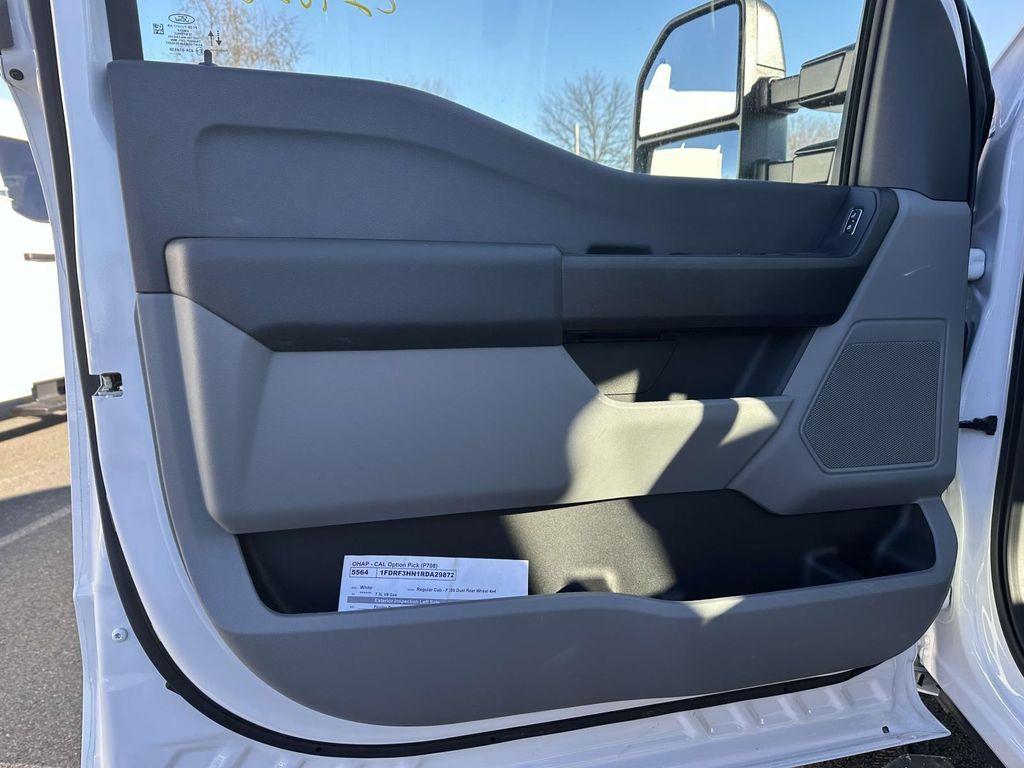 new 2024 Ford F-350 car, priced at $69,566