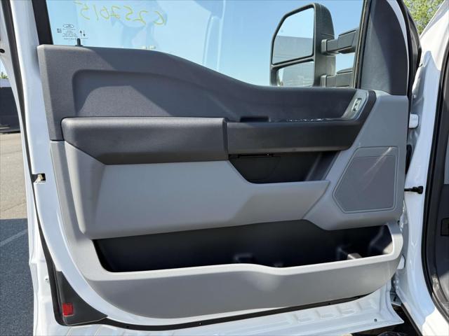 new 2025 Ford F-250 car, priced at $52,335