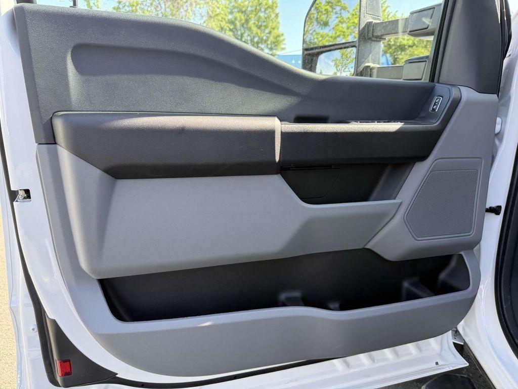 new 2025 Ford F-450 car, priced at $82,377