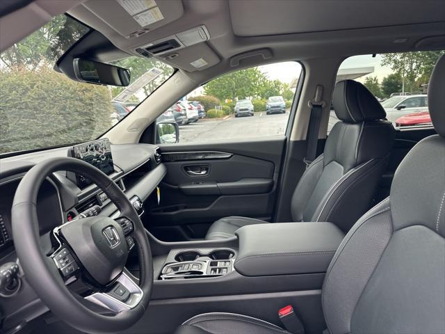 new 2025 Honda Pilot car, priced at $50,720
