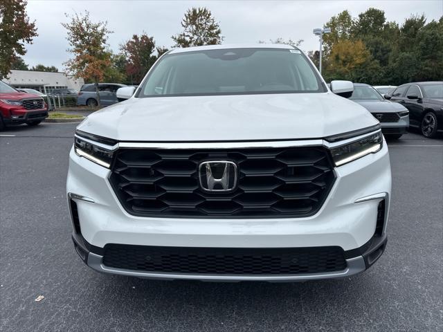 new 2025 Honda Pilot car, priced at $44,810