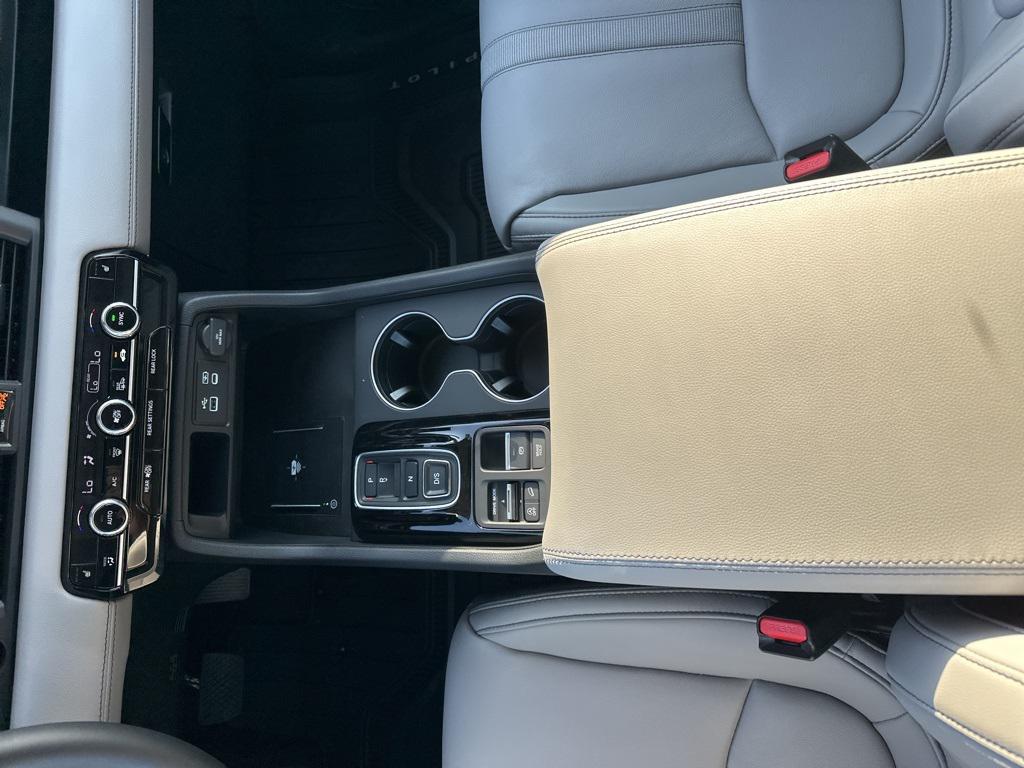 new 2025 Honda Pilot car, priced at $44,766