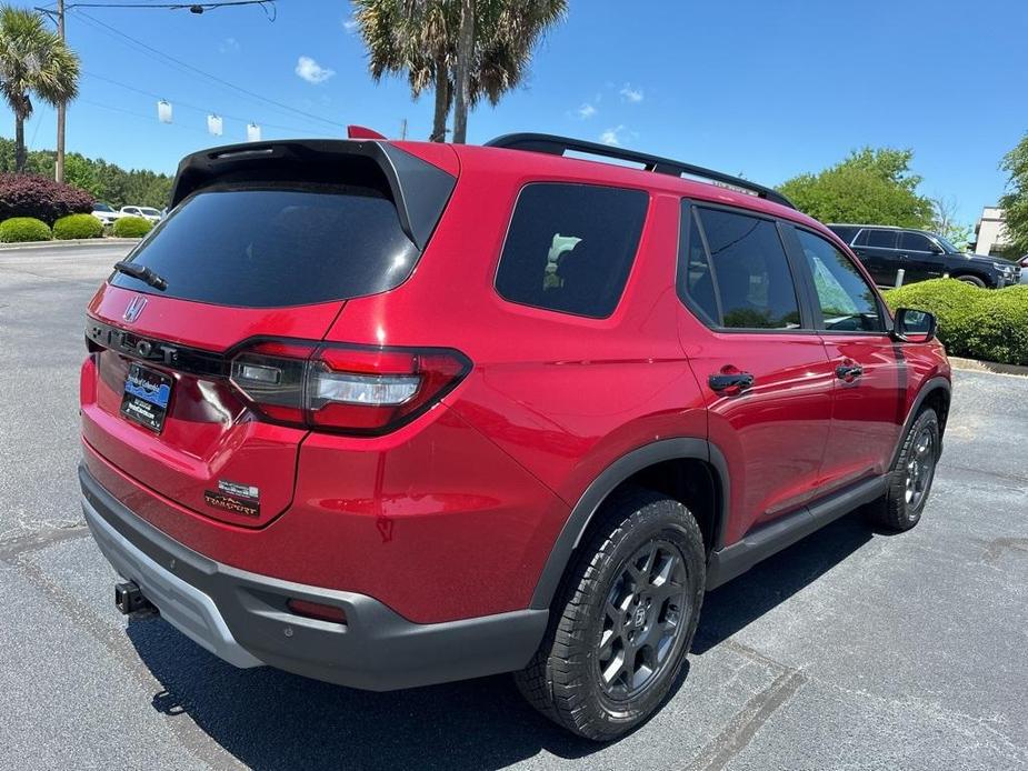 new 2025 Honda Pilot car, priced at $50,950