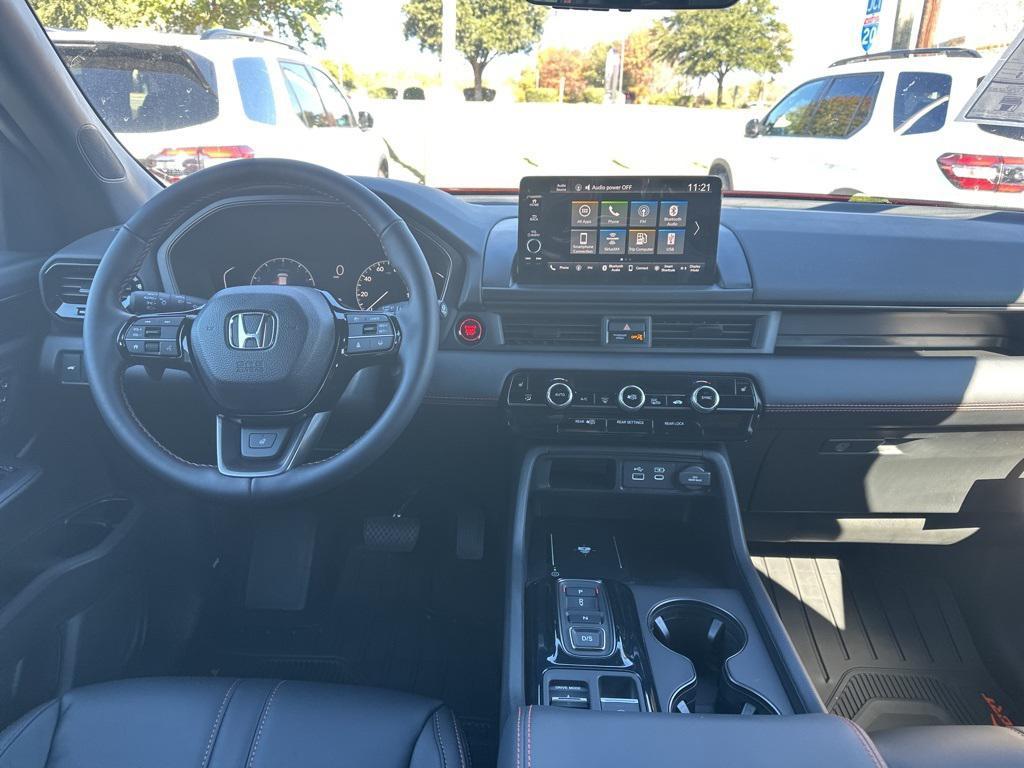 new 2025 Honda Pilot car, priced at $48,375