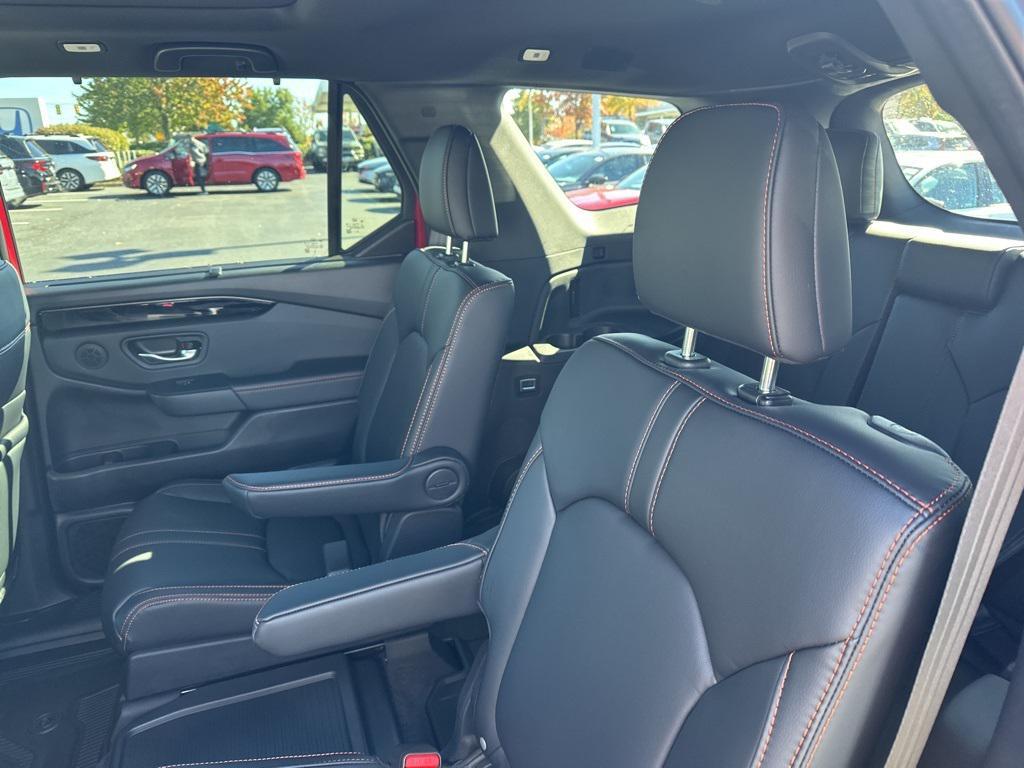 new 2025 Honda Pilot car, priced at $48,375