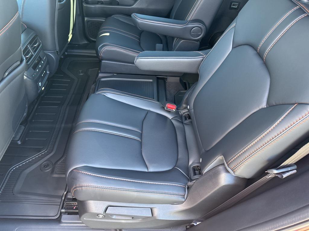 new 2025 Honda Pilot car, priced at $48,375