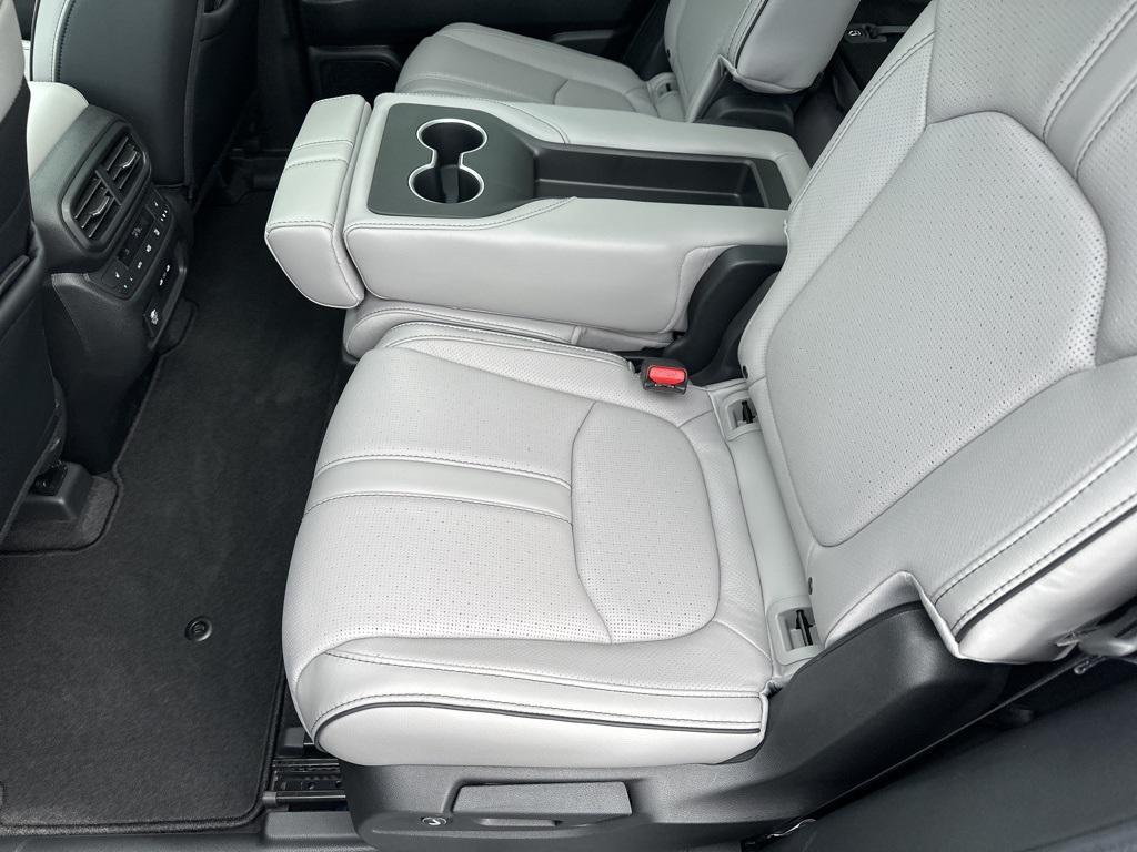 new 2025 Honda Pilot car, priced at $50,338
