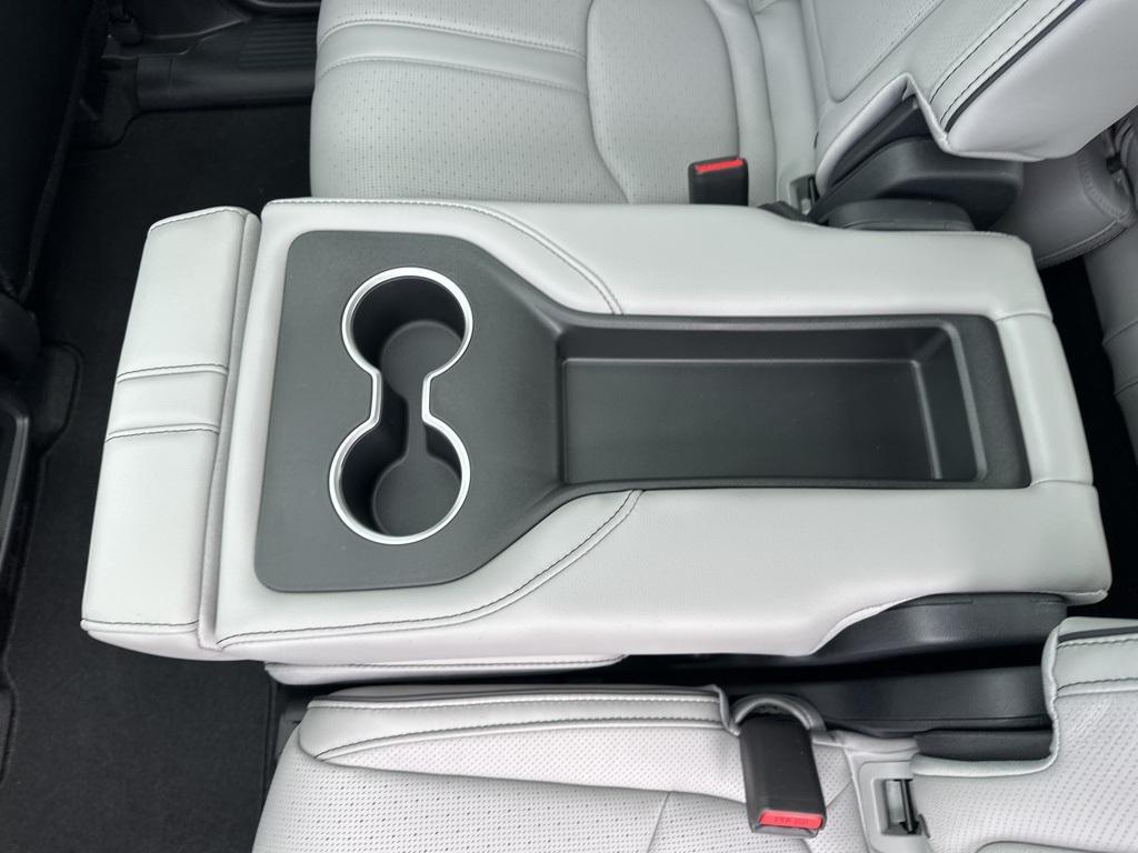 new 2025 Honda Pilot car, priced at $50,338